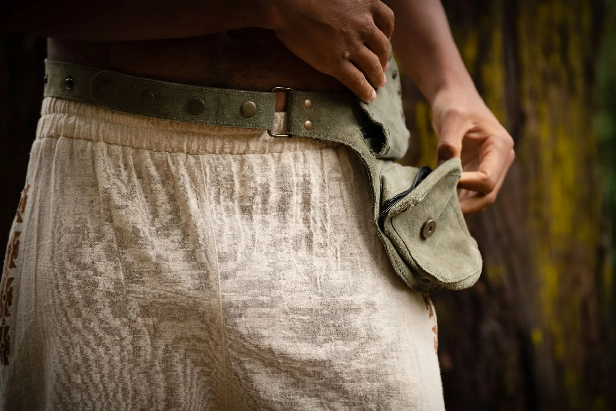 The Nile Recycled Leather Pocket Belt for Men - Wholesale