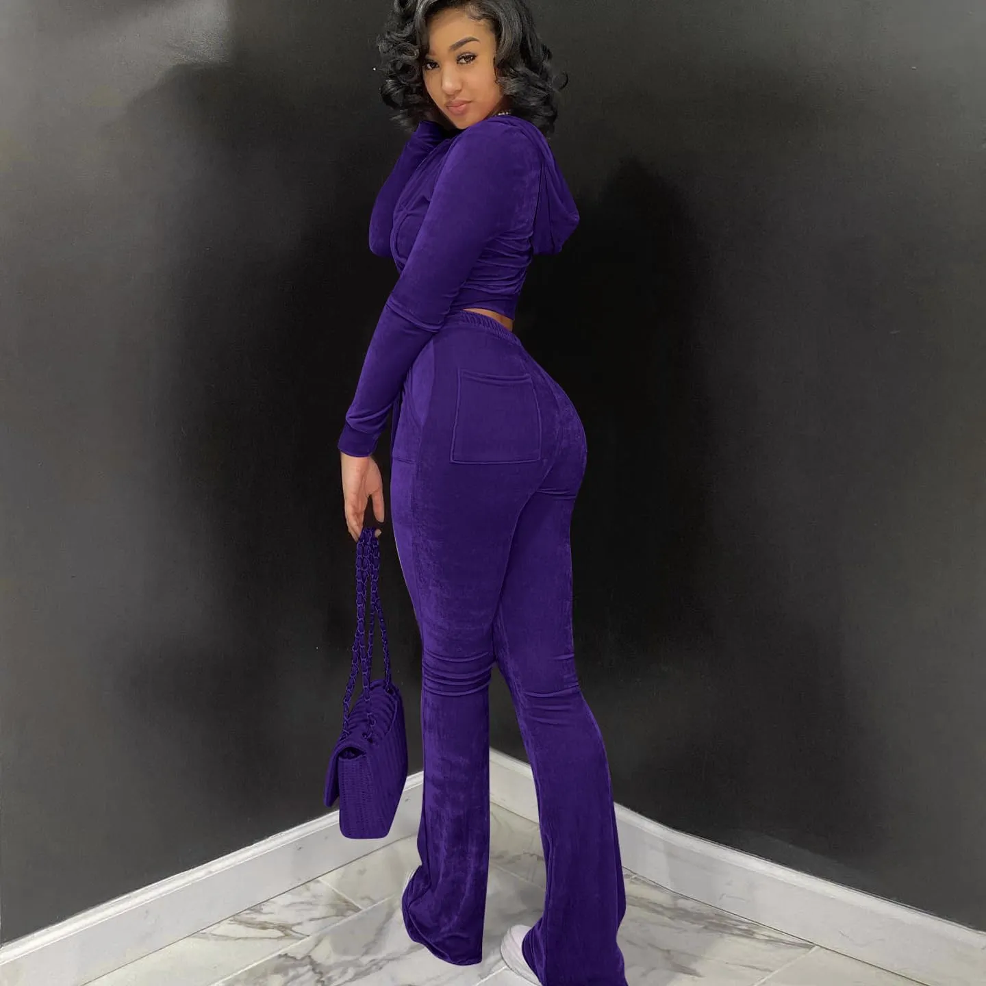 Womens 2 Piece Velour Tracksuit Two Piece Outfits for Women, Long Sleeve Crop Tops Flared Pants Jogging Sets