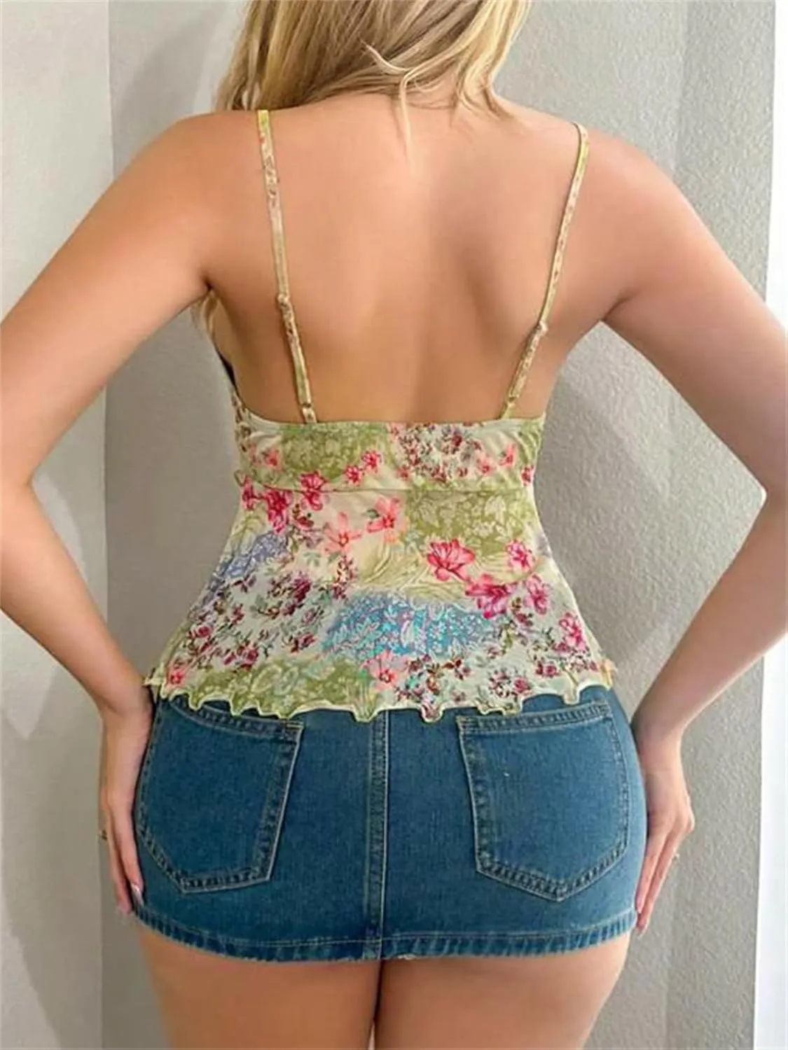 Women's Boho Floral Cami Top Y2K Cute V Neck Low Cut Spaghetti Strap Babydoll Tank Tops Fairycore Ruffle Camisole