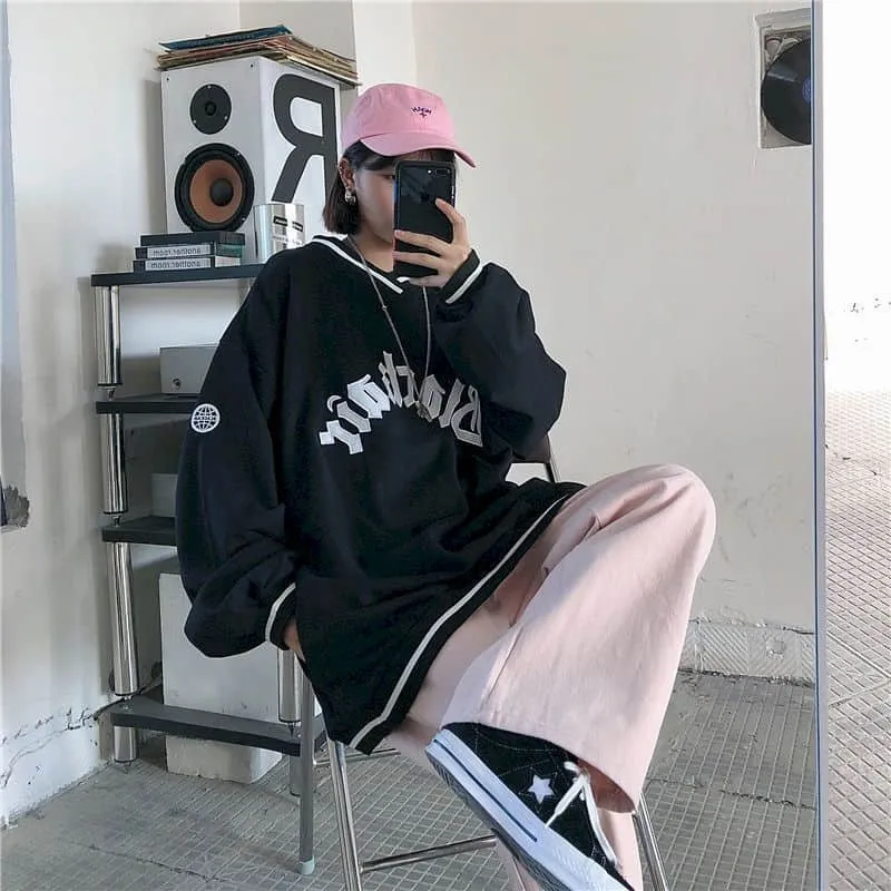 Women's V-Neck Letter Patch Baseball Sweatshirt / Casual Female Loose Pullover